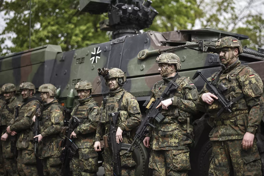 Đức báo động về quân đội đang ở biên giới Nga