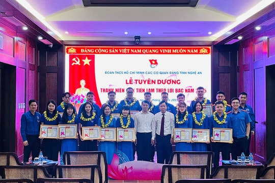 17 đoàn viên Đoàn Các cơ quan Đảng tỉnh được tuyên dương thanh niên tiên tiến làm theo lời Bác