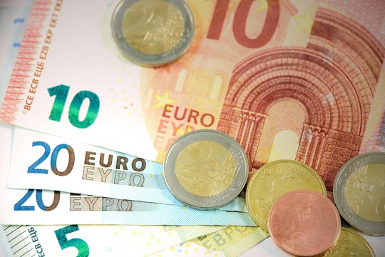 Tỷ giá Euro hôm nay 26/5/2025: Giá Euro tăng sát đỉnh khi USD giảm mạnh