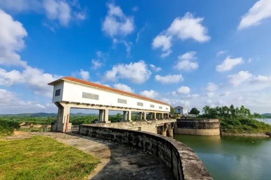 Đại hội đại biểu Đảng bộ tỉnh Nghệ An lần thứ XIV (8 - 11/5/1996)