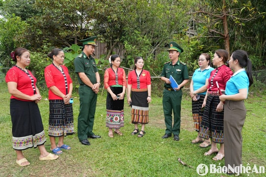 Khi phụ nữ vùng biên Nghệ An làm tuyên truyền viên pháp luật