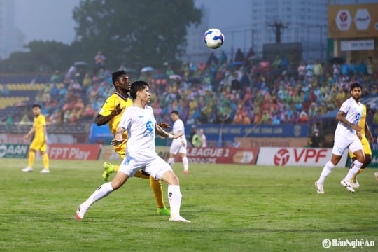 Sông Lam Nghệ An trả giá đắt sau trận thua Thép Xanh Nam Định