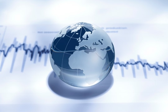 Tổng hợp kinh tế đêm 28/5 rạng sáng 29/5: Giá vàng tăng nhẹ nhờ căng thẳng Nga–Ukraine, nhưng đà phục hồi bị kìm hãm bởi triển vọng thương mại Mỹ–EU