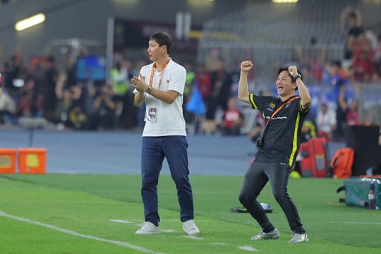 HLV Kim Sang-sik: 'Chiến thắng trước Man Utd là khoảnh khắc không thể nào quên trong sự nghiệp'