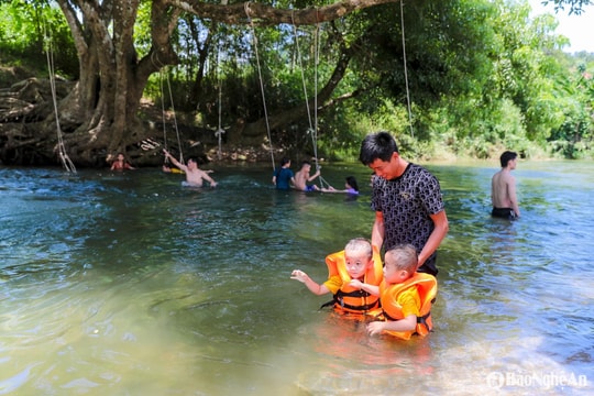 Yêu cầu thực hiện công điện 'nóng' về chống đuối nước tại điểm du lịch cộng đồng ở Nghệ An