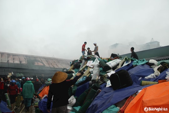 'Bà hỏa' chực chờ tại chợ dân sinh!