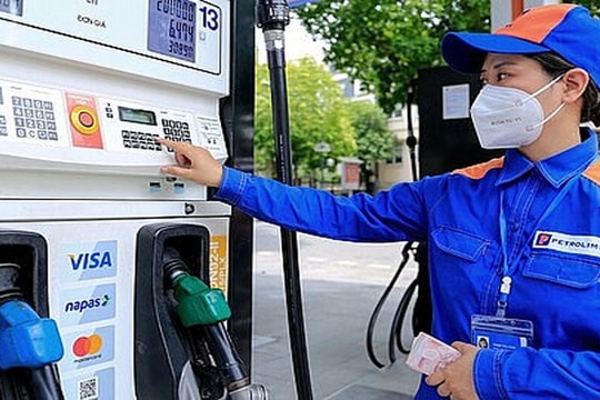 Giá xăng dầu hôm nay 30/5/2025 giảm giá: liệu có kéo dài trong bối cảnh bất ổn toàn cầu?