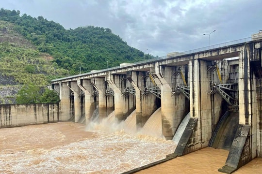 Nghệ An: Hàng loạt hồ chứa thủy điện vận hành xả lũ