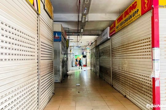 Nhiều ki ốt ở chợ Vinh bất ngờ đóng cửa