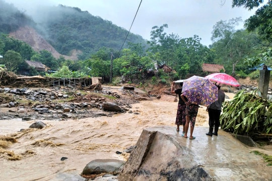 Lũ quét và sạt lở đất nhiều nơi ở miền Tây Nghệ An