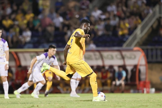 Sông Lam Nghệ An và bài toán vắng Michael Olaha