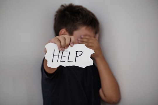 Các mức xử phạt đối với hành vi bạo hành trẻ em