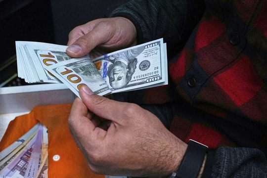 Đồng USD suy yếu, liệu có đẩy giá xuống đáy mới