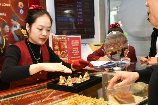 Giá vàng chiều nay 1/6/2025: Giá vàng trong nước và thế giới lỗ hơn 5 triệu đồng tuần qua