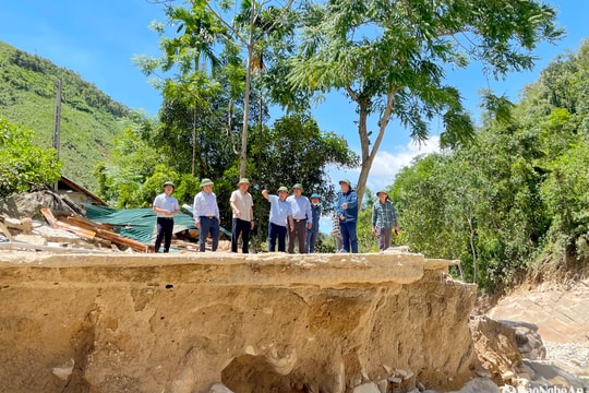 Phó Chủ tịch UBND tỉnh Nghệ An kiểm tra hiện trường lũ quét ở Tương Dương và Quế Phong