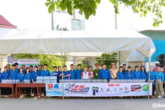 Hơn 2.100 thanh niên tình nguyện Nghệ An tiếp sức sĩ tử vào lớp 10