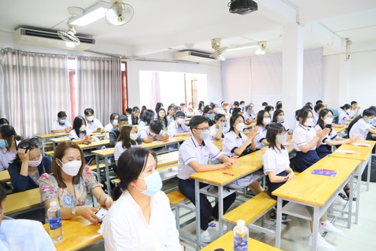 Tin vui tài chính cho sĩ tử và tân sinh viên 2025