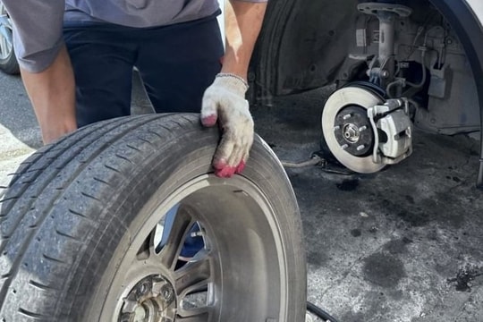 Dấu hiệu bất thường cảnh báo cần thay ngay lốp xe