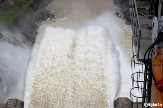 3 thủy điện tại Quế Phong vận hành xả nước hồ chứa vào rạng sáng 5/6