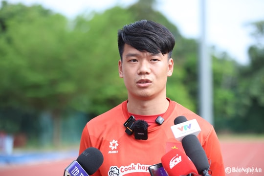 Trung vệ Nguyễn Thành Chung: 'Tuyển Việt Nam sẵn sàng đối đầu với dàn cầu thủ nhập tịch của Malaysia'