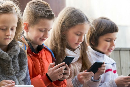 10 bí quyết giúp con cái kết nối an toàn trong kỷ nguyên số