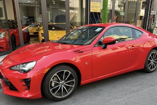 Đằng sau chiếc Toyota 86 'bé nhỏ' của đại gia trăm tỷ