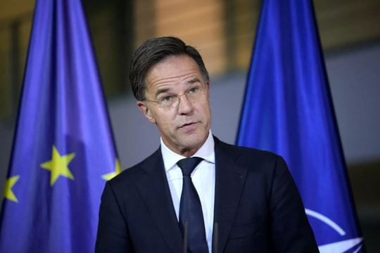 Tổng thư ký NATO tuyên bố 'đáng sợ' về Nga và Trung Quốc