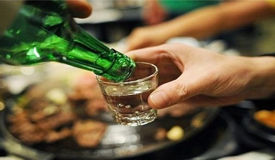 Hai người đàn ông tử vong bất thường sau khi uống rượu