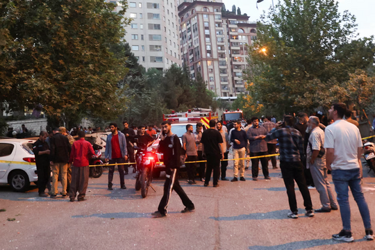 Nóng: Israel không kích Iran, Tổng tham mưu trưởng và nhiều nhà khoa học hạt nhân Iran thiệt mạng?