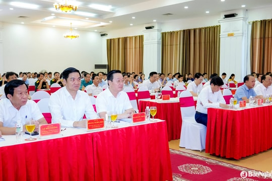 Nghệ An hơn 20.300 đại biểu dự tập huấn về tổ chức, hoạt động của tổ chức Đảng, chính quyền, MTTQ, các đoàn thể chính trị ở cấp xã mới