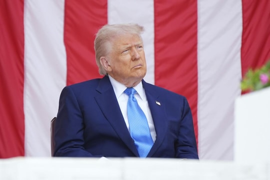 Tổng thống Trump không muốn thắt chặt trừng phạt Nga