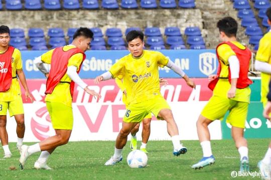 Sông Lam Nghệ An và liệu pháp tinh thần trước trận đấu quyết định trên sân Vinh