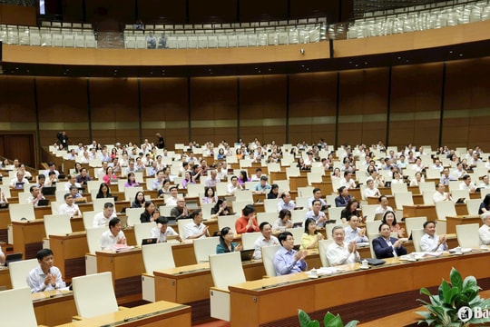 Quốc hội 'chốt' kết thúc hoạt động của đơn vị hành chính cấp huyện trong cả nước từ ngày 1/7/2025