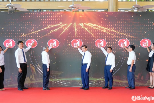 Báo Nghệ An: Tọa đàm "100 năm Báo chí cách mạng Việt Nam và ra mắt Chuyên trang Đại hội Đảng các cấp nhiệm kỳ 2025-2030"