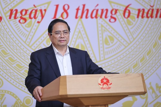 Thí điểm thi tốt nghiệp THPT 2027 trên máy tính