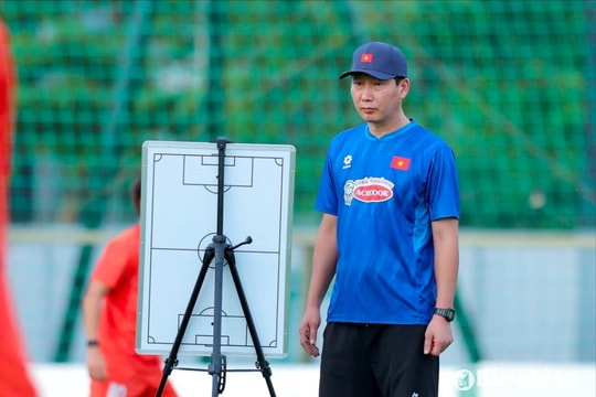 HLV Kim Sang-sik và mục tiêu bảo vệ ngôi vương cùng U23 Việt Nam