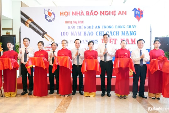Triển lãm ảnh Báo chí Nghệ An trong dòng chảy 100 năm báo chí cách mạng Việt Nam