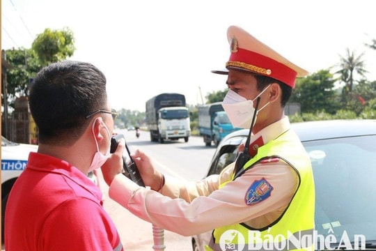 Vừa say xỉn vừa vượt tốc độ, tài xế ở Nghệ An bị xử phạt nặng