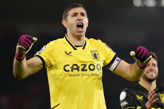 CLB Bình Định xuống hạng, SHB Đà Nẵng đá play-off; Đối thủ của MU ở thương vụ Emiliano Martinez