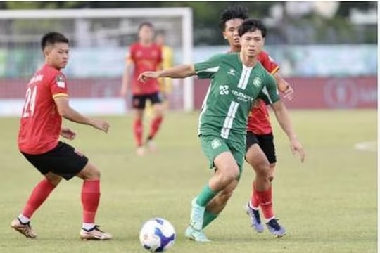 Đội Công Phượng được treo thưởng cực lớn trước trận play-off; Messi đe dọa kỷ lục của Ronaldo