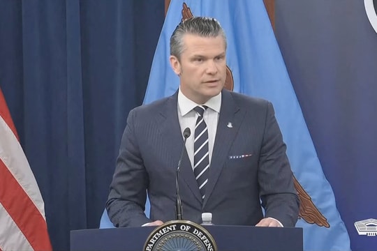 Tổng thống Trump đòi 'thay đổi chế độ' ở Iran, nội bộ Nhà Trắng phản bác