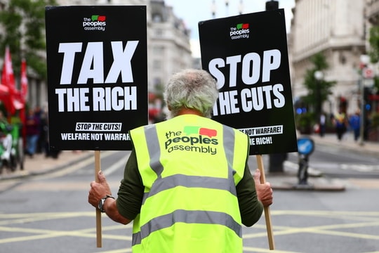 Nghịch lý toàn cầu: 1% người giàu nhất sở hữu tài sản đủ để xóa nghèo 22 lần