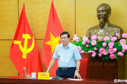 Chủ tịch UBND tỉnh Nghệ An yêu cầu tập huấn kỹ năng giải quyết TTHC cho cán bộ cấp xã theo hình thức 'cầm tay chỉ việc'