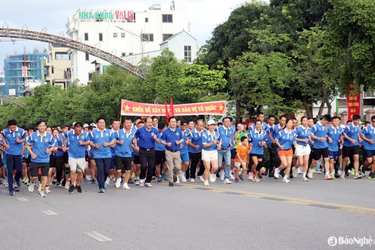 Hơn 600 vận động viên tham gia giải chạy phong trào 'Chung một quyết tâm – Vì cộng đồng không ma túy'