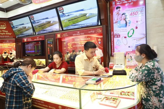 Giá vàng chiều nay 2/7/2025: Giá vàng trong nước và thế giới giữ ở mức cao nhất trong nhiều tuần qua