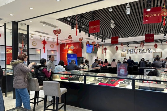 Giá vàng hôm nay 3/7/2025: Giá vàng trong nước và thế giới giữ giá mức cao gần 121 triệu đồng/lượng