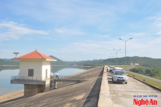 Khắc phục khó khăn, ngành Nông nghiệp và Môi trường đáp ứng kịp thời nguồn nước tưới, tiêu phục vụ sản xuất