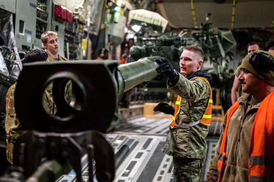 Ukraine mô tả việc Mỹ ngừng cung cấp vũ khí chính là một cuộc tấn công vào Kiev