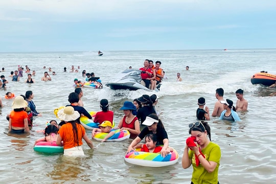 Đón, trả khách sai quy định, một đơn vị kinh doanh dịch vụ mô tô nước ở Cửa Lò bị xử phạt 25 triệu đồng