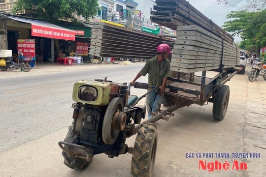 Xe tự chế "3 không" ngang nhiên chở hàng ở Nghệ An: Tiện lợi nhất thời, nguy hiểm khôn lường